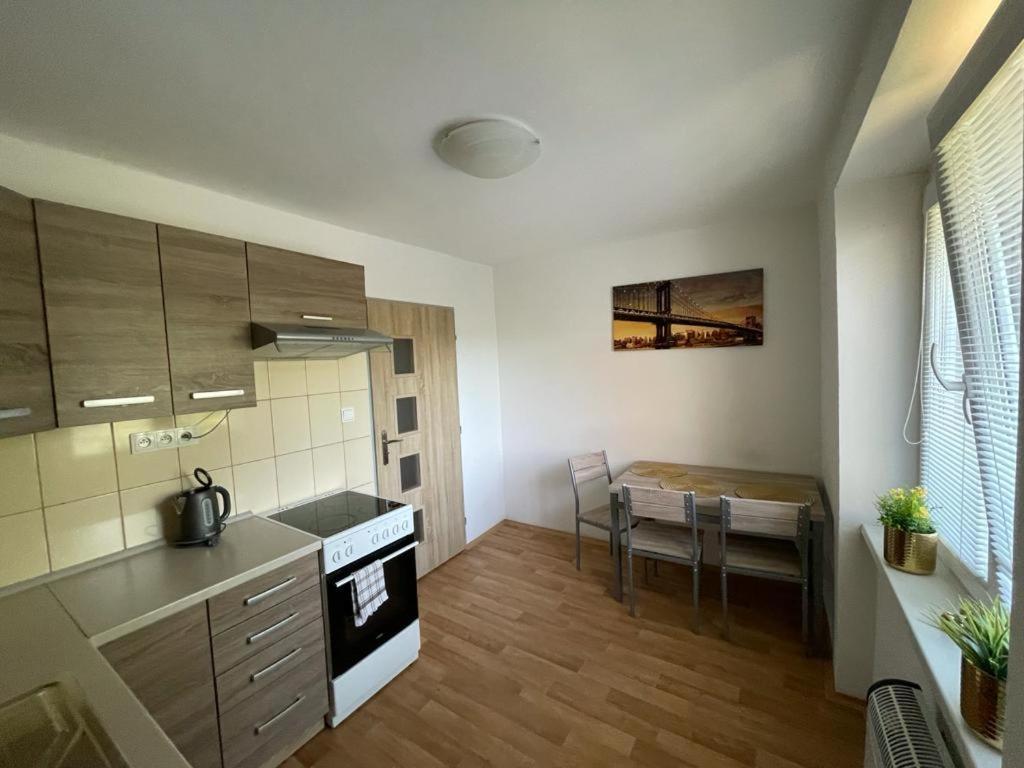 Apartmany - Skolni Chomutov Extérieur photo